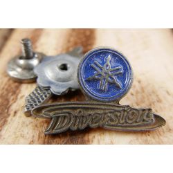 Yamaha Diversion Blacha Znaczek Wpinka Pin