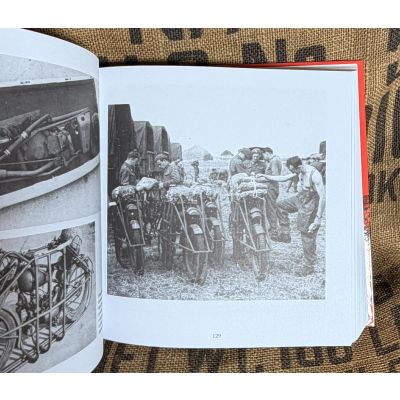 Motorowery w PRL – rzecz o motoryzacji i nie tylko... - Album Tomasz Szczerbicki Motorowery w PRL – rzecz o motoryzacji i nie tylko... - Album Tomasz Szczerbicki