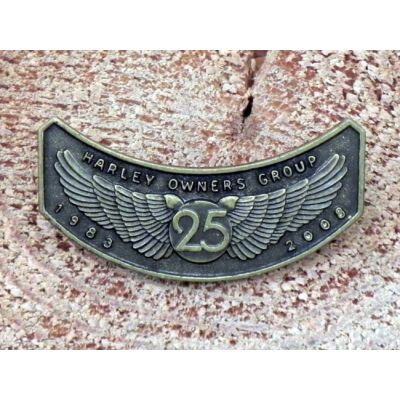 Harley Owners Group 25 1983 2008 Znaczek Metalowy Wpinka Blacha Pin