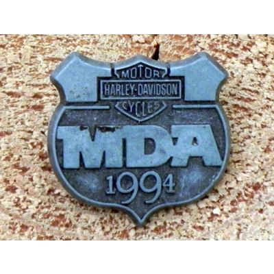 MDA 1994 Harley-Davidson Motorcycles Znaczek Metalowy Wpinka Blacha Pin